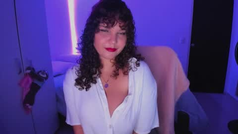 valen_smile_ online show from December 22, 1:55 am