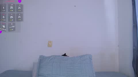 IG-valen mendoza99  twitter valenthompson99 online show from February 24, 9:13 pm