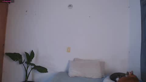 Snapshot of valen_thompson chatting on April 16, 2:34 am IG-valen mendoza99 twitter valenthompson99 online show from April 16, 2:34 am