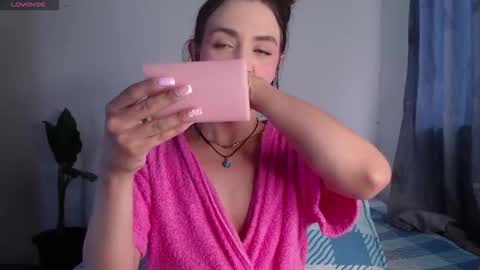 Snapshot of valen_thompson chatting on May 17, 10:17 pm IG-valen mendoza99 twitter valenthompson99 online show from May 17, 10:17 pm