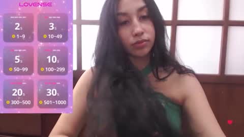 Snapshot of valen_tina33 chatting on April 19, 7:38 pm Valentina online show from April 19, 7:38 pm