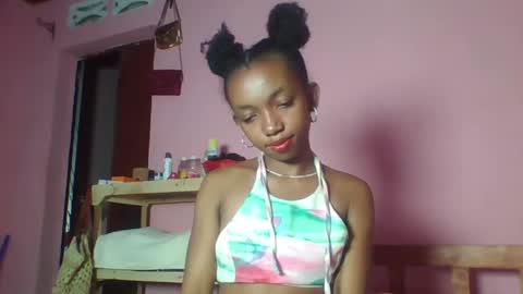 Snapshot of valencia302364 chatting on December 5, 5:50 pm valencia302364 online show from December 5, 5:50 pm