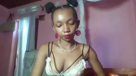 Snapshot of valencia302364 chatting on February 18, 9:32 am valencia302364 online show from February 18, 9:32 am