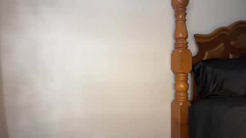 Valencia Ember online show from April 29, 2:21 pm