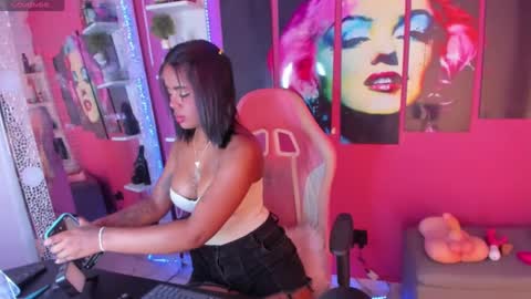 Snapshot of valensure chatting on February 20, 11:54 pm Valen online show from February 20, 11:54 pm