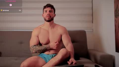 Snapshot of valenthinoking chatting on October 12, 5:39 am valenthinoking online show from October 12, 5:39 am