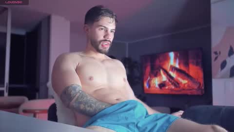 valenthinoking online show from February 3, 2:53 am