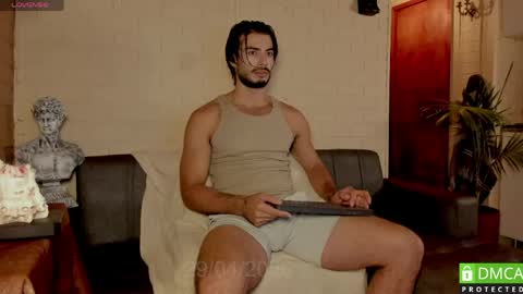 valentin_hoffman online show from May 3, 12:33 pm