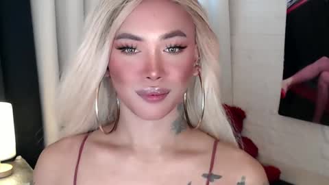 Snapshot of valentina_goddess_tsxxx chatting on January 18, 5:31 am Amanda online show from January 18, 5:31 am