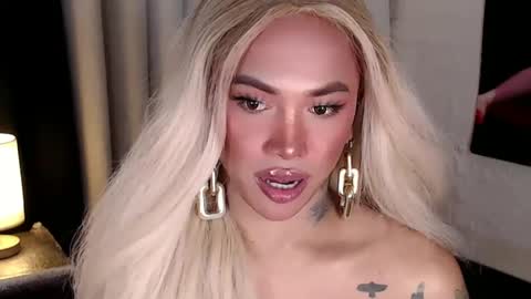 Snapshot of valentina_goddess_tsxxx chatting on January 18, 8:41 am Amanda online show from January 18, 8:41 am