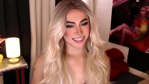 Snapshot of valentina_goddess_tsxxx chatting on February 3, 3:20 am Amanda online show from February 3, 3:20 am