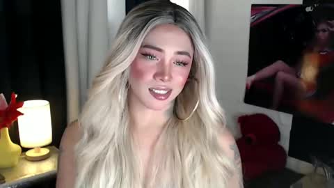 Snapshot of valentina_goddess_tsxxx chatting on February 11, 12:59 am Amanda online show from February 11, 12:59 am