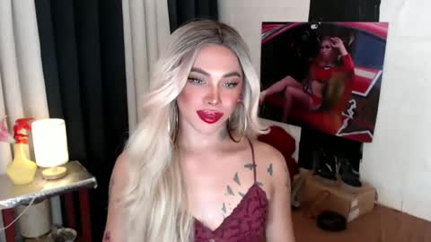 Snapshot of valentina_goddess_tsxxx chatting on February 15, 11:28 am Amanda online show from February 15, 11:28 am