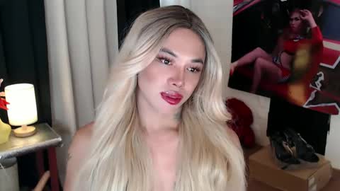 Snapshot of valentina_goddess_tsxxx chatting on March 2, 10:59 pm Amanda online show from March 2, 10:59 pm