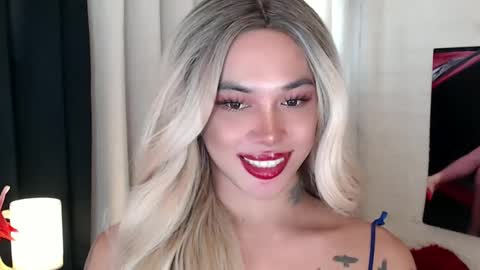 Snapshot of valentina_goddess_tsxxx chatting on March 3, 2:04 am Amanda online show from March 3, 2:04 am