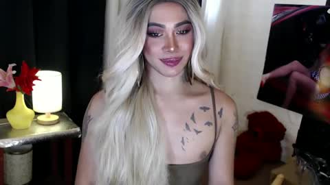 Snapshot of valentina_goddess_tsxxx chatting on March 11, 12:54 am Amanda online show from March 11, 12:54 am