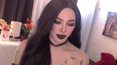 Snapshot of valentina_goddess_tsxxx chatting on October 4, 2:20 am Amanda online show from October 4, 2:20 am