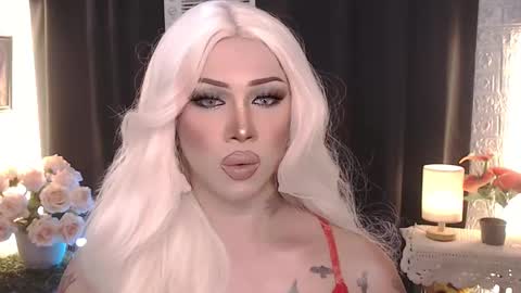 Snapshot of valentina_goddess_tsxxx chatting on February 7, 1:20 am Amanda online show from February 7, 1:20 am