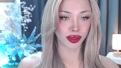 Amanda online show from May 19, 10:10 am