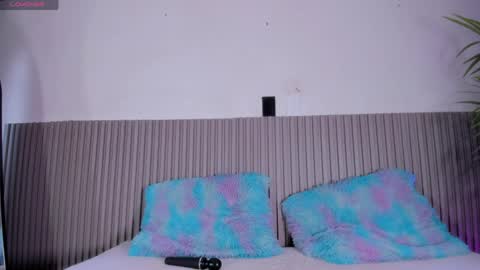 Snapshot of valentina_lux1 chatting on April 18, 7:58 pm Valentina online show from April 18, 7:58 pm