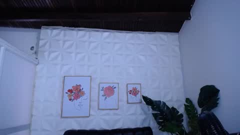 Snapshot of valentina_mature chatting on March 2, 8:59 pm Valentina online show from March 2, 8:59 pm