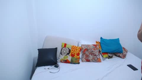 Snapshot of valentina_mature chatting on July 2, 10:27 pm Valentina online show from July 2, 10:27 pm