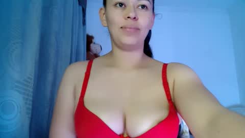 Snapshot of valentina_nappi96 chatting on September 25, 10:46 pm VALE online show from September 25, 10:46 pm