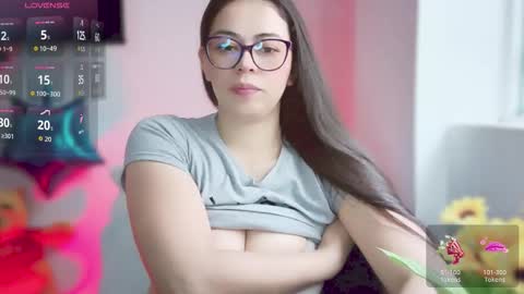 Snapshot of valentina_nappi96 chatting on December 15, 6:34 pm VALE online show from December 15, 6:34 pm