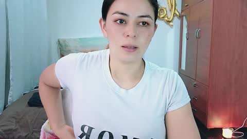 Snapshot of valentina_nappi96 chatting on March 14, 12:06 am VALE online show from March 14, 12:06 am