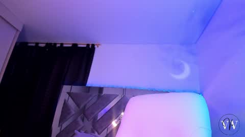 Snapshot of valentina_vegaa chatting on December 14, 10:50 pm Val online show from December 14, 10:50 pm