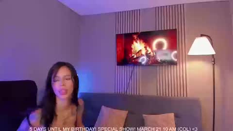 Snapshot of valentina_vegaa chatting on March 18, 2:53 pm Val online show from March 18, 2:53 pm