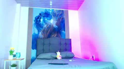 valentina_y_sneiderr online show from April 26, 3:26 am