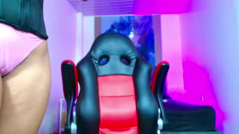 valentina_y_sneiderr online show from April 29, 12:27 am