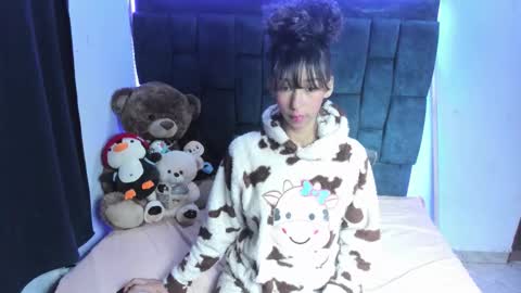 valentinaklean1 online show from February 24, 5:49 am