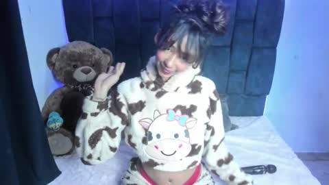 valentinaklean1 online show from March 7, 6:32 am