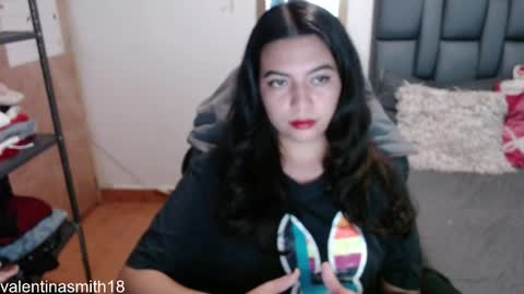 Snapshot of valentinasmith18 chatting on April 14, 1:00 am valentinasmith18 online show from April 14, 1:00 am