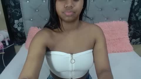 Snapshot of valentinavega18x chatting on February 26, 3:11 pm valentina vega online show from February 26, 3:11 pm