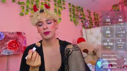 Snapshot of valentinee_xo chatting on June 27, 12:22 pm valentinee_xo online show from June 27, 12:22 pm