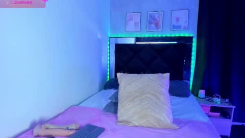 valentinehells online show from March 14, 9:48 am