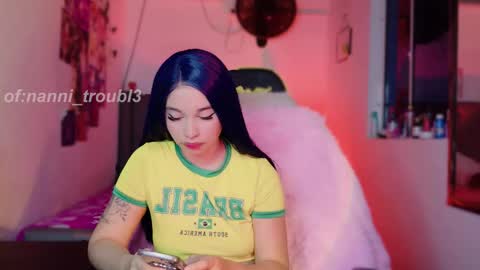 Snapshot of valentinna_5 chatting on September 27, 12:15 am Danielle Please help me to reach 300 thumbs up online show from September 27, 12:15 am