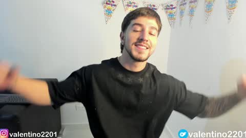 valentino online show from December 4, 4:32 am