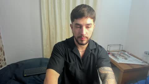 valentino online show from December 24, 11:33 pm