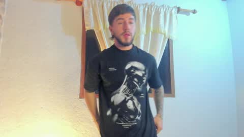 valentino online show from January 3, 12:22 am