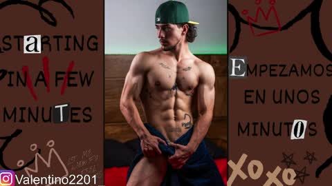 Snapshot of valentino_2201 chatting on April 2, 1:47 am Valentino - 15 OFF valentino2201 online show from April 2, 1:47 am