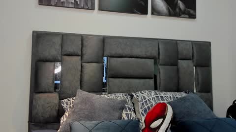 Snapshot of valentino_ferrari28 chatting on December 14, 1:28 am Valentino Ferrari online show from December 14, 1:28 am
