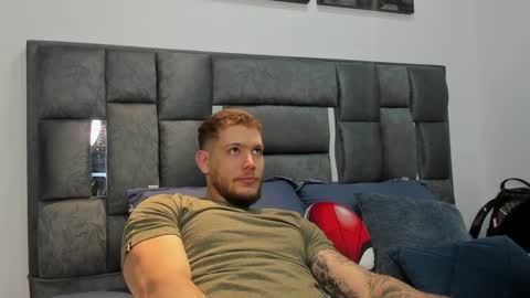 Snapshot of valentino_ferrari28 chatting on December 24, 12:44 am Valentino Ferrari online show from December 24, 12:44 am