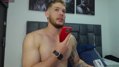 Snapshot of valentino_ferrari28 chatting on February 14, 2:28 am Valentino Ferrari online show from February 14, 2:28 am