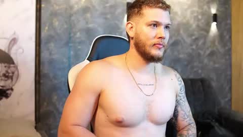 Snapshot of valentino_ferrari28 chatting on September 25, 4:05 am Valentino Ferrari online show from September 25, 4:05 am