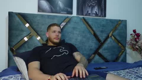 Snapshot of valentino_ferrari28 chatting on September 30, 1:21 am Valentino Ferrari online show from September 30, 1:21 am