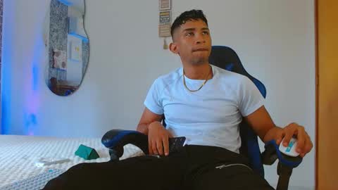 Mistery Guy online show from October 2, 4:47 pm